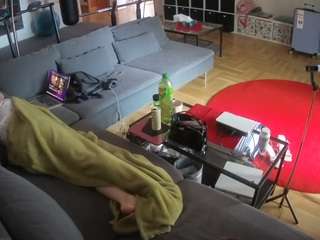voyeurcam-julmodels-living-3