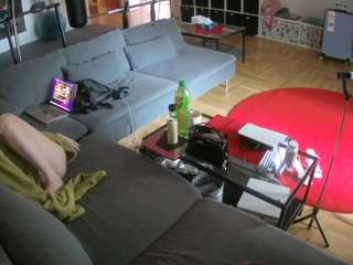 voyeurcam-julmodels-living-3