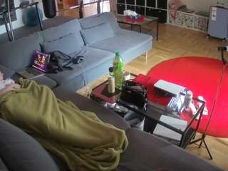 voyeurcam-julmodels-living-3