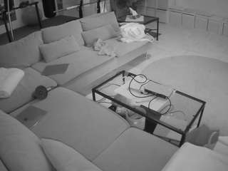voyeurcam-julmodels-living-3