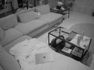 voyeurcam-julmodels-living-3
