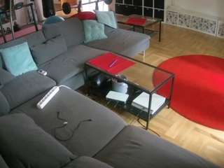 voyeurcam-julmodels-living-3
