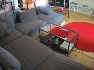 voyeurcam-julmodels-living-3