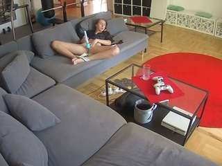 voyeurcam-julmodels-living-3