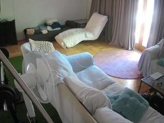 voyeurcam-julmodels-living-4