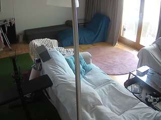 Vouyeur House camsoda voyeurcam-julmodels-living-4