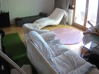 Vorjeur House camsoda voyeurcam-julmodels-living-4