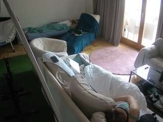 Oyeur House camsoda voyeurcam-julmodels-living-4