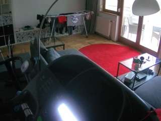 voyeurcam-julmodels-living-4