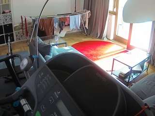 voyeurcam-julmodels-living-4