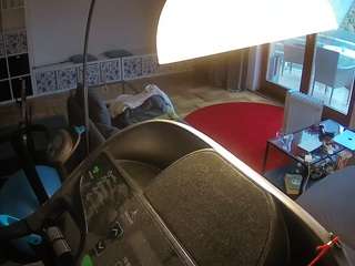 voyeurcam-julmodels-living-4