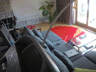 voyeurcam-julmodels-living-4