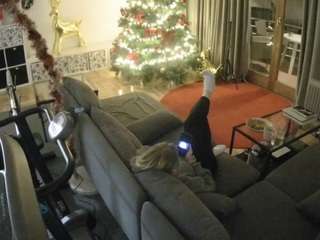 voyeurcam-julmodels-living-4