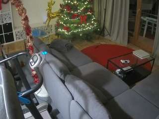 voyeurcam-julmodels-living-4