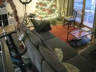 voyeurcam-julmodels-living-4