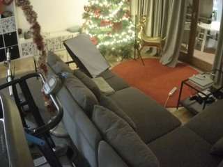 voyeurcam-julmodels-living-4