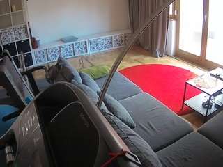 voyeurcam-julmodels-living-4