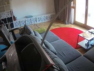 voyeurcam-julmodels-living-4