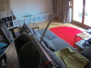 voyeurcam-julmodels-living-4