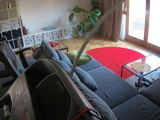 voyeurcam-julmodels-living-4