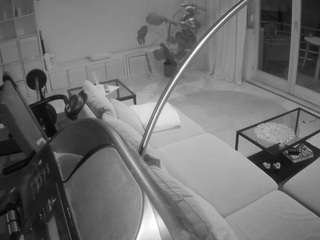 voyeurcam-julmodels-living-4