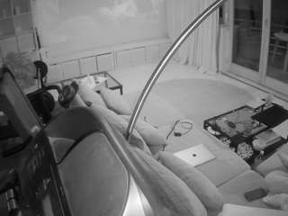 voyeurcam-julmodels-living-4