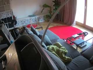 voyeurcam-julmodels-living-4