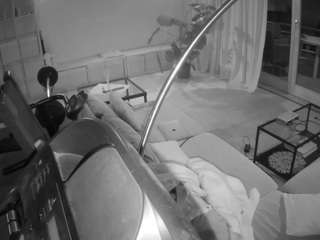 voyeurcam-julmodels-living-4