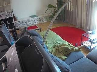 voyeurcam-julmodels-living-4