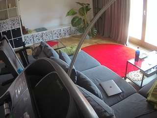 voyeurcam-julmodels-living-4