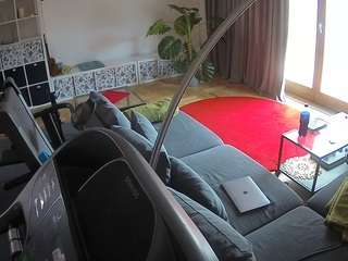 voyeurcam-julmodels-living-4
