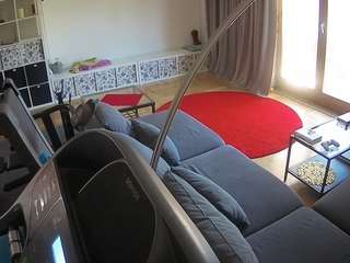 voyeurcam-julmodels-living-4