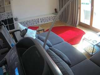 voyeurcam-julmodels-living-4