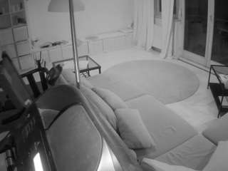 voyeurcam-julmodels-living-4
