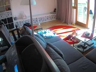voyeurcam-julmodels-living-4