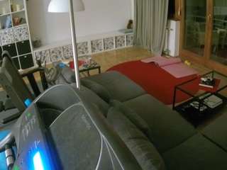 voyeurcam-julmodels-living-4 webcam