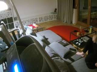 voyeurcam-julmodels-living-4 webcam