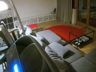 voyeurcam-julmodels-living-4 webcam