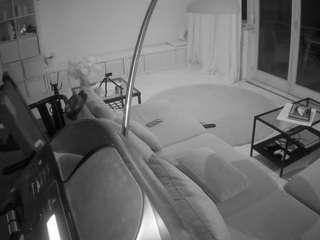 voyeurcam-julmodels-living-4