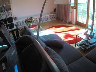 voyeurcam-julmodels-living-4