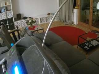 voyeurcam-julmodels-living-4