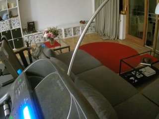 voyeurcam-julmodels-living-4