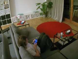 voyeurcam-julmodels-living-4