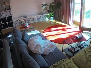 voyeurcam-julmodels-living-4