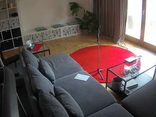 이 모델은 현재 라이브 중입니다. voyeurcam-julmodels-living-4