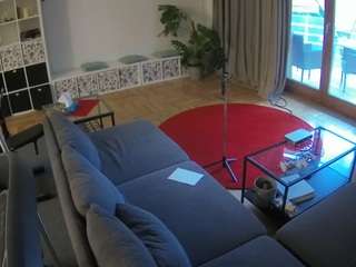 Questo modello è in diretta ora. voyeurcam-julmodels-living-4
