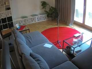 Эта модель сейчас онлайн. voyeurcam-julmodels-living-4