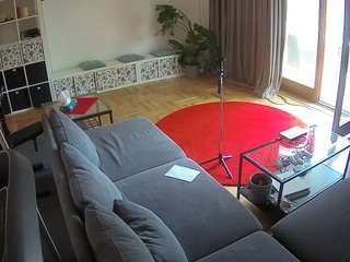 هذا النموذج مباشر الآن. voyeurcam-julmodels-living-4