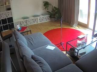 Model ini sedang live sekarang. voyeurcam-julmodels-living-4