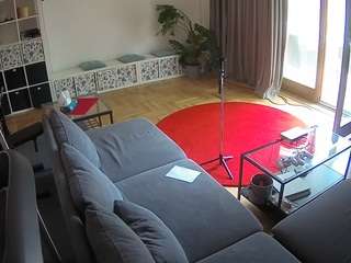 Dit model is nu live. voyeurcam-julmodels-living-4